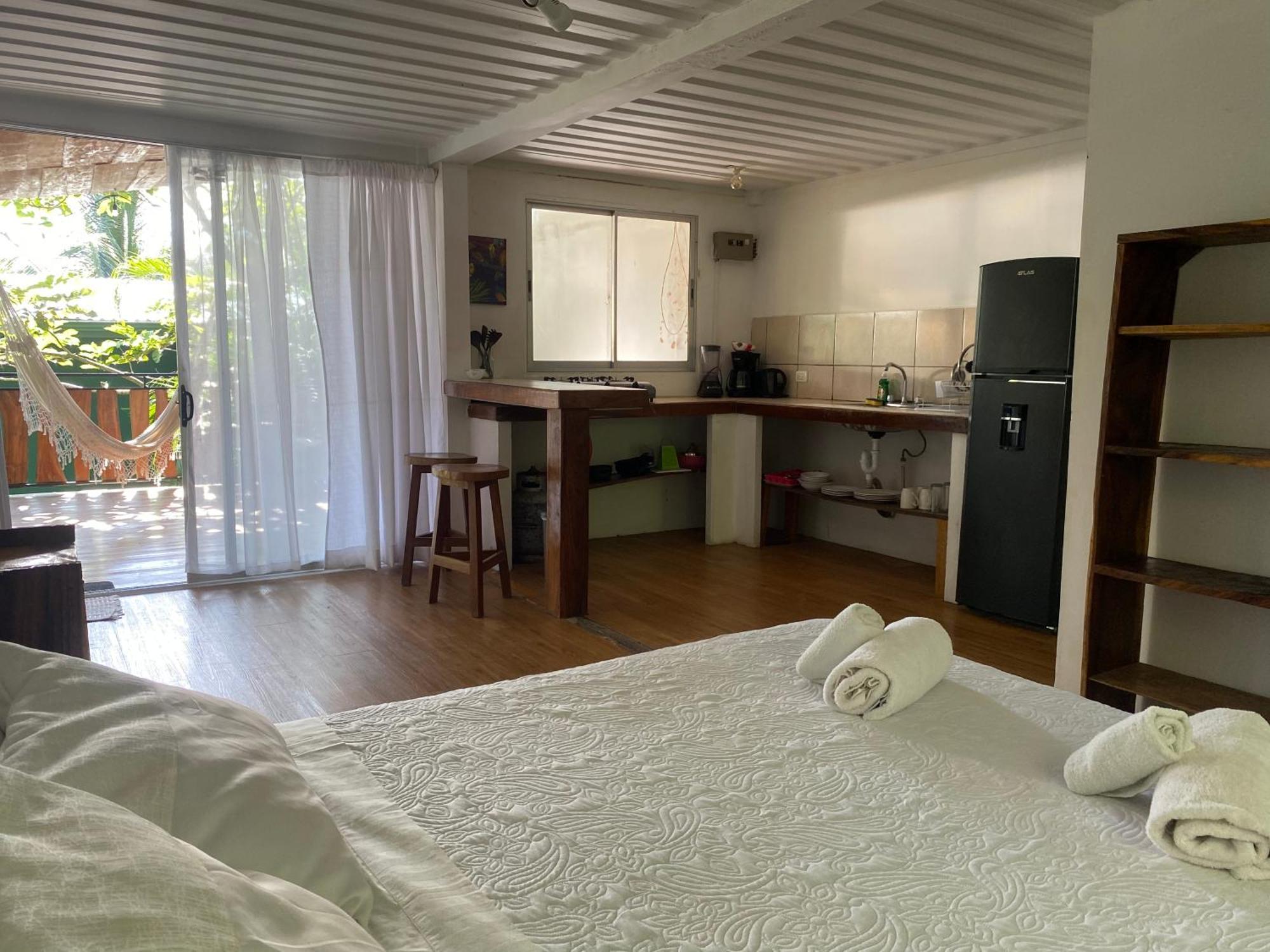 Nahele Lodge Playa Santa Teresa  Extérieur photo